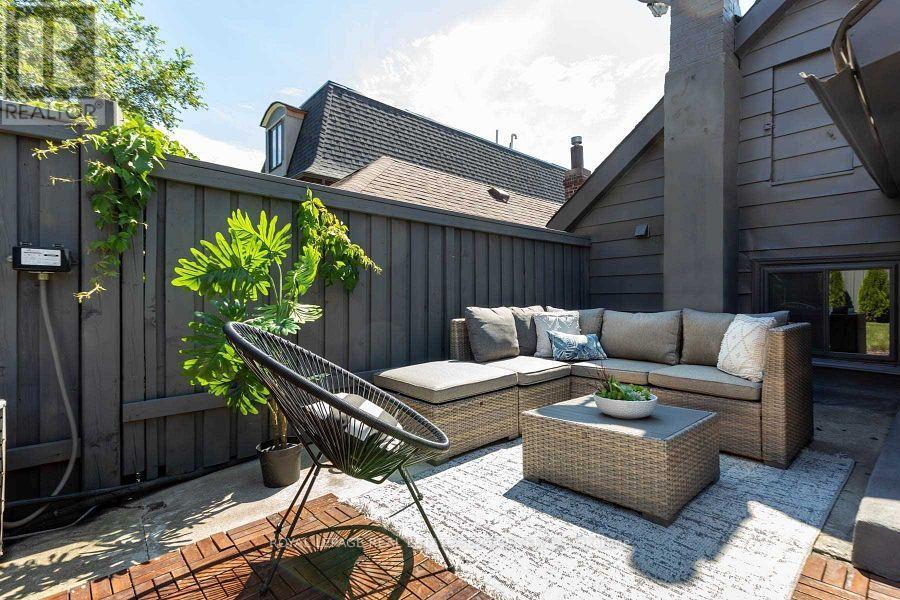 Lower - 21 Haverson Boulevard, Toronto, Ontario  M6M 3J5 - Photo 8 - W12764404