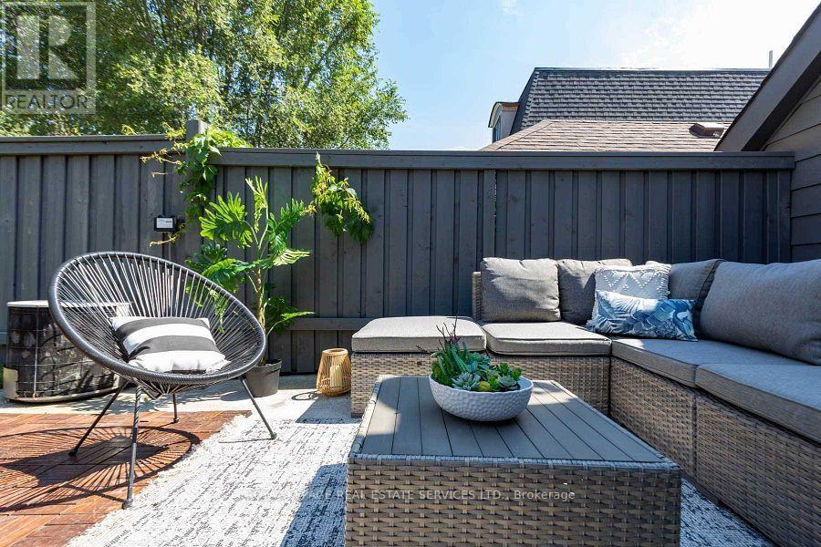 Lower - 21 Haverson Boulevard, Toronto, Ontario  M6M 3J5 - Photo 9 - W12764404