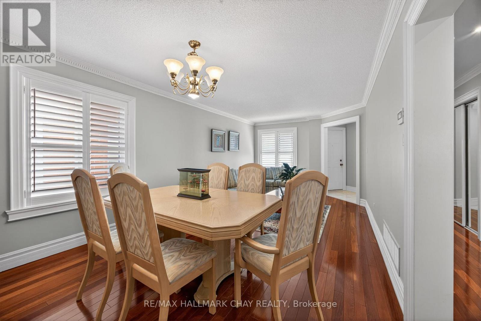 72 Ravenscliffe Court, Brampton, Ontario  L6X 4N9 - Photo 11 - W12764422