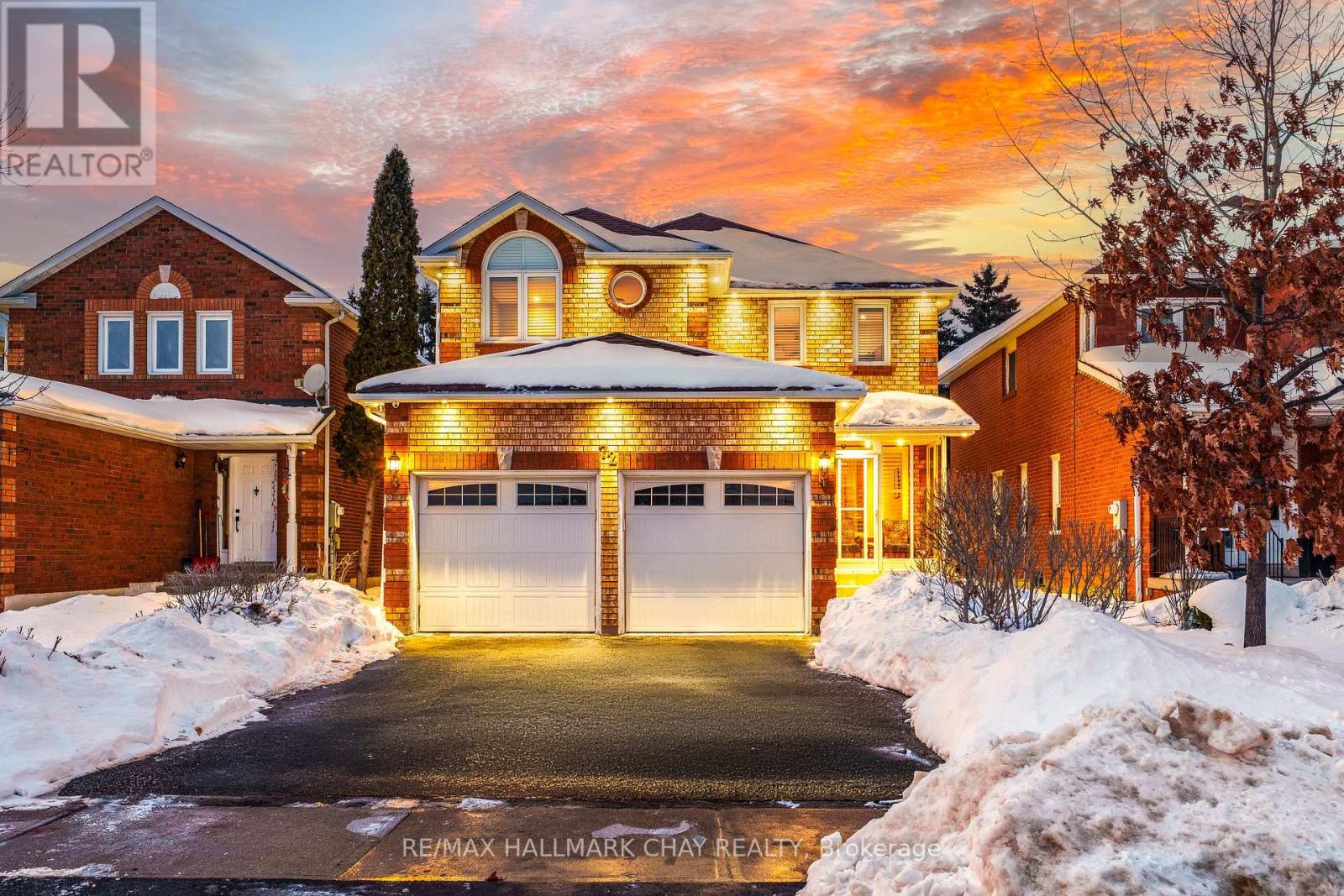 72 Ravenscliffe Court, Brampton, Ontario  L6X 4N9 - Photo 2 - W12764422