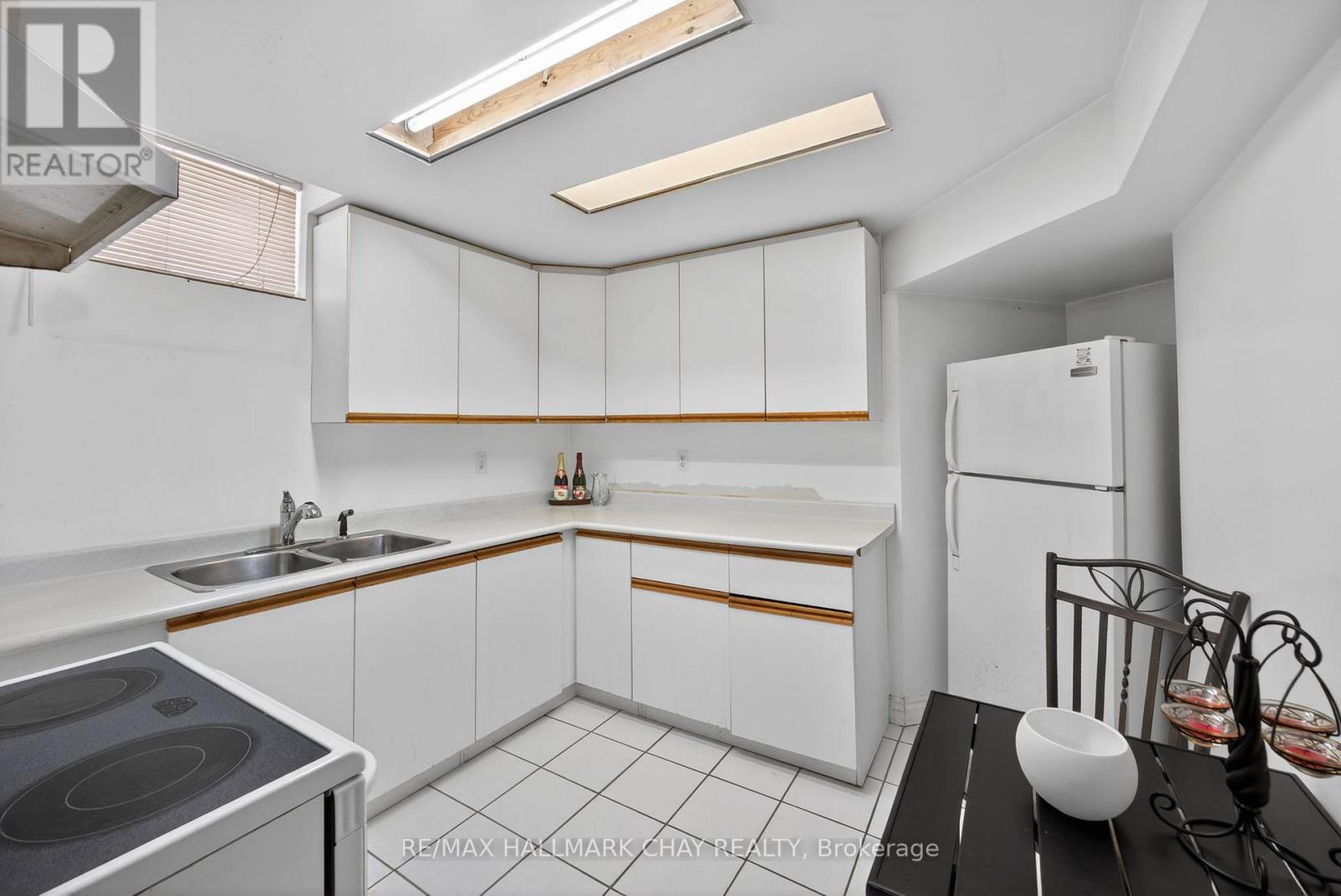 72 Ravenscliffe Court, Brampton, Ontario  L6X 4N9 - Photo 23 - W12764422