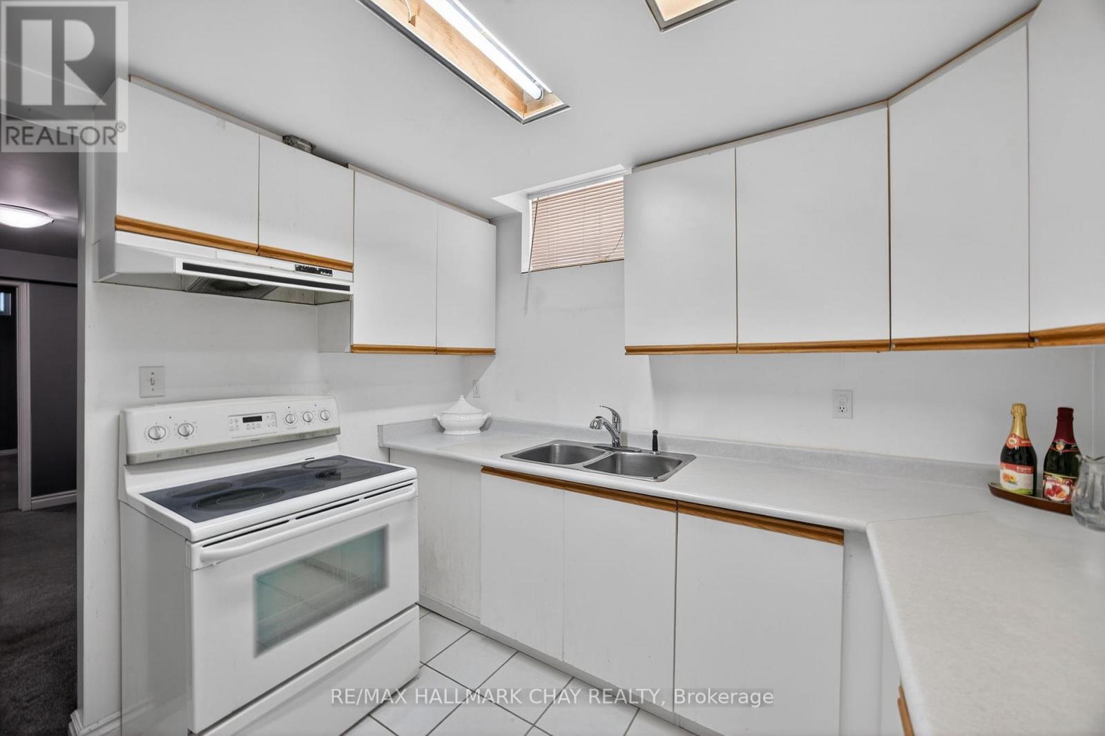 72 Ravenscliffe Court, Brampton, Ontario  L6X 4N9 - Photo 24 - W12764422