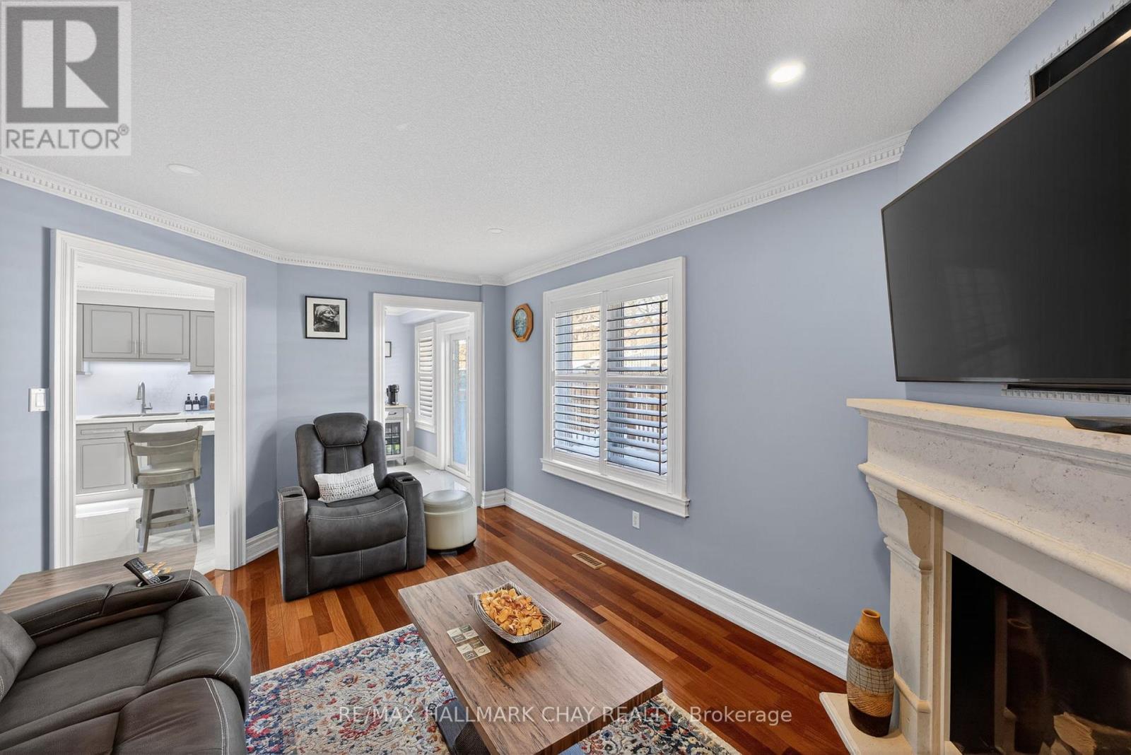 72 Ravenscliffe Court, Brampton, Ontario  L6X 4N9 - Photo 9 - W12764422