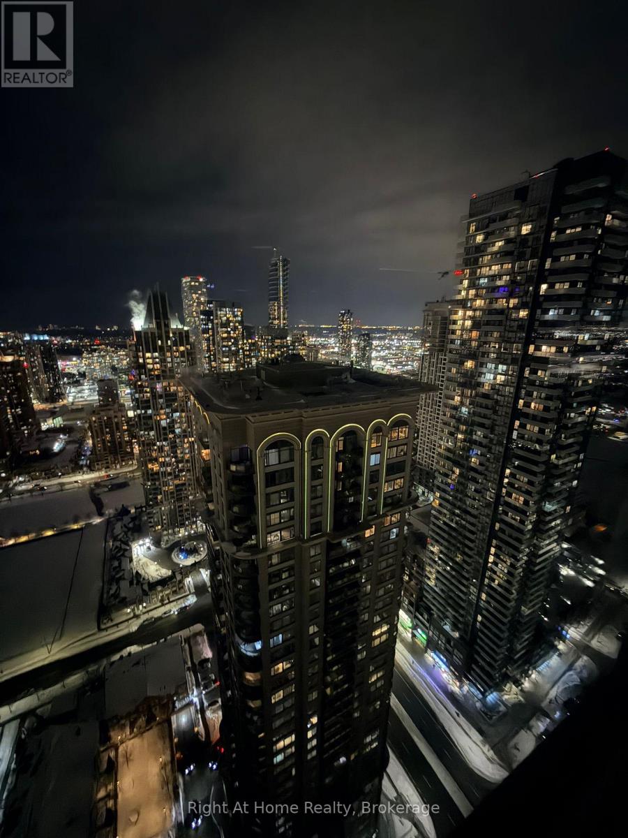 4104 - 395 Square One Drive, Mississauga, Ontario  L5B 0P6 - Photo 13 - W12764454