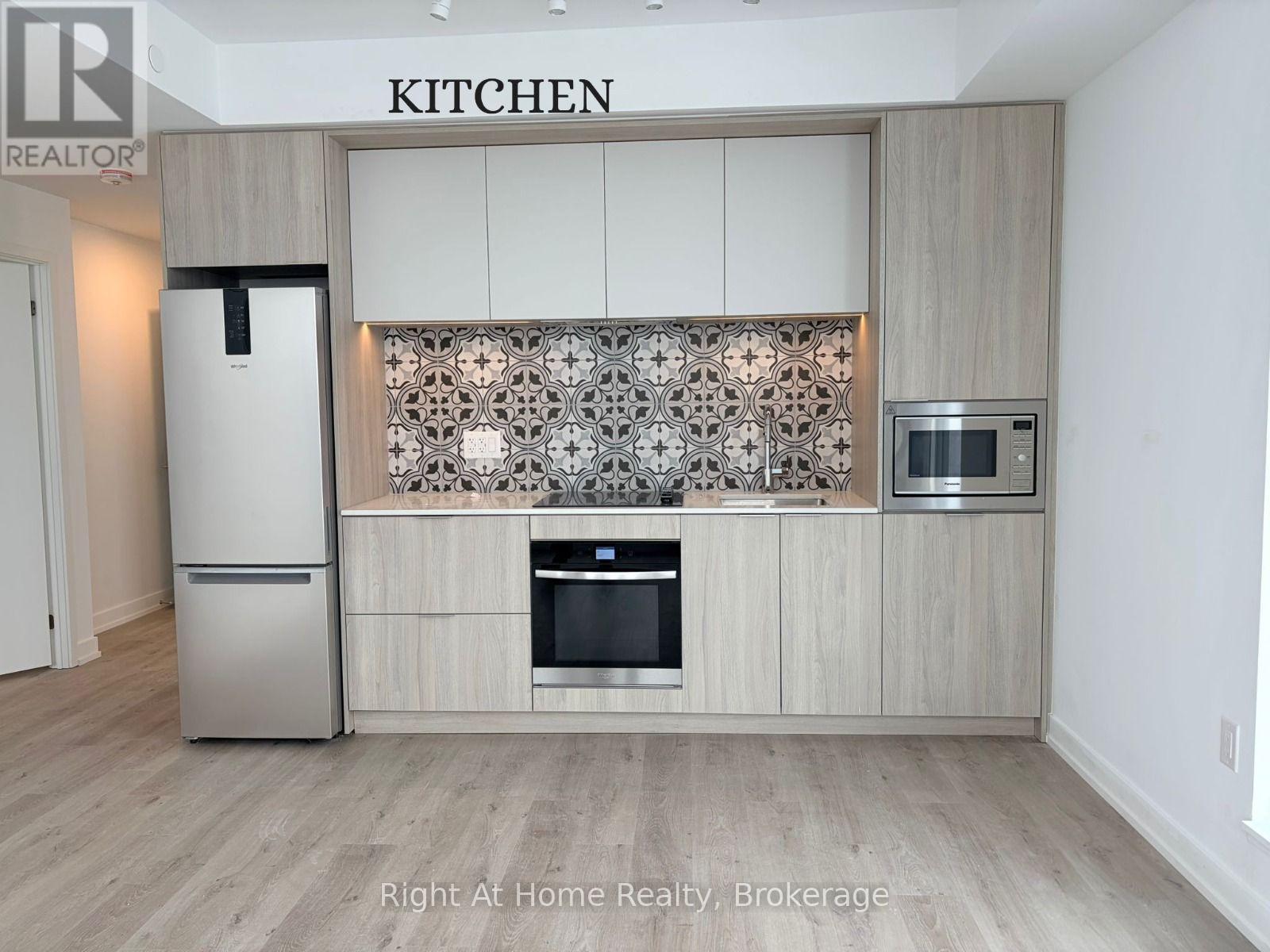 4104 - 395 Square One Drive, Mississauga, Ontario  L5B 0P6 - Photo 4 - W12764454