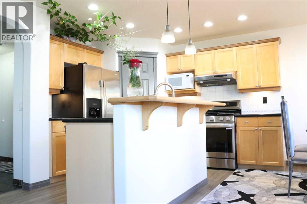 266 Martha's Manor Ne, Calgary, Alberta  T3J 4Y6 - Photo 6 - A2277132