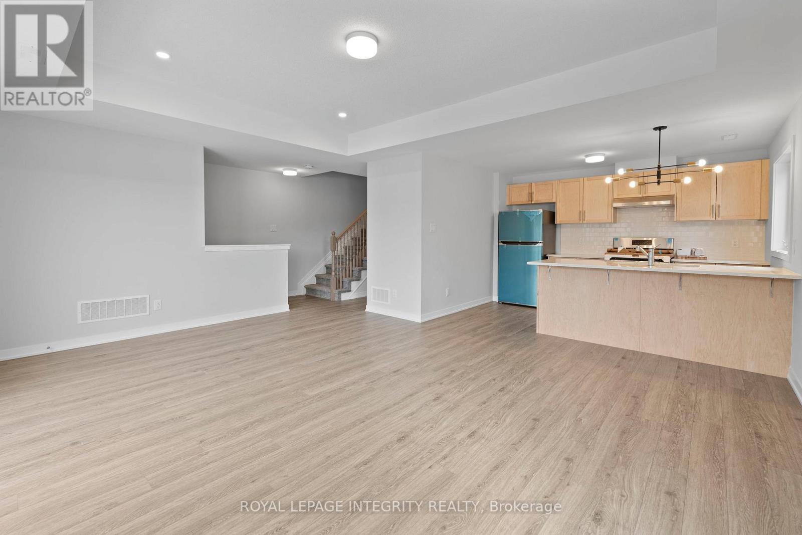 302 Parnian Private, Ottawa, Ontario  K2J 6H3 - Photo 5 - X12764428