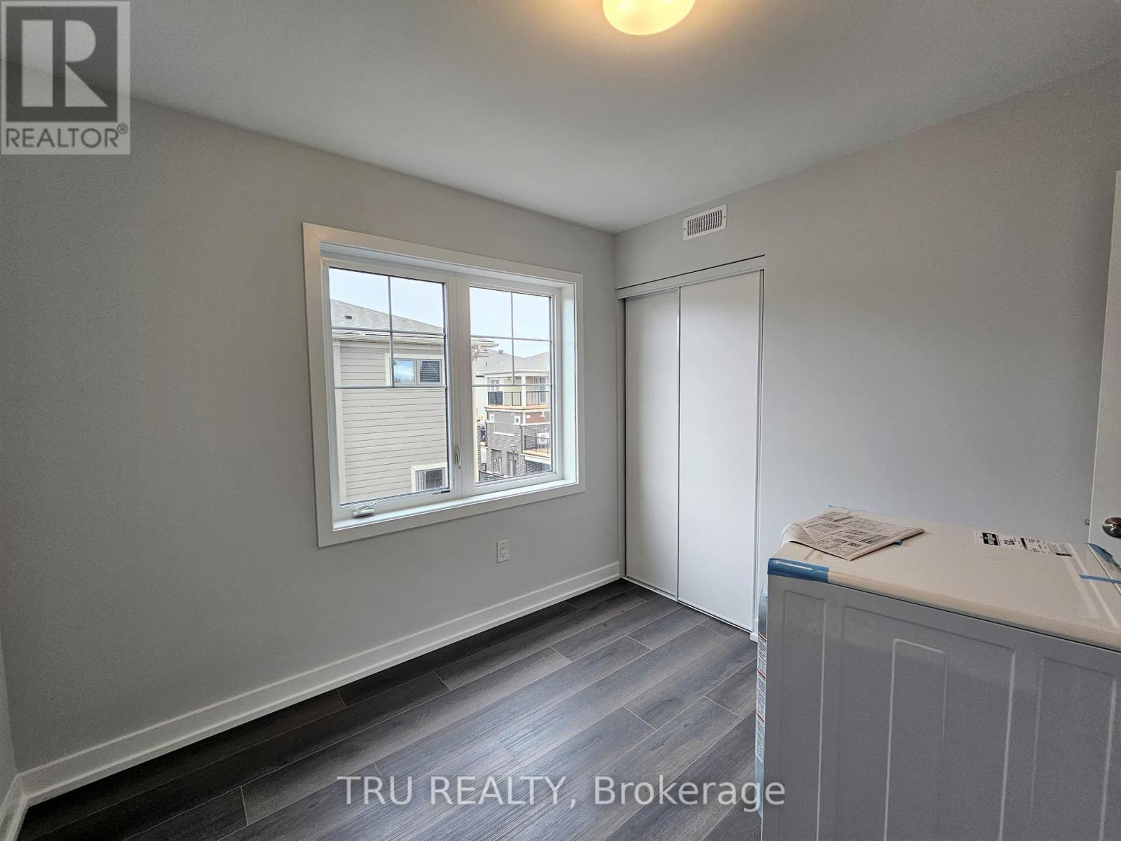 200 Anyolite Private, Ottawa, Ontario  K2J 7J3 - Photo 11 - X12764440