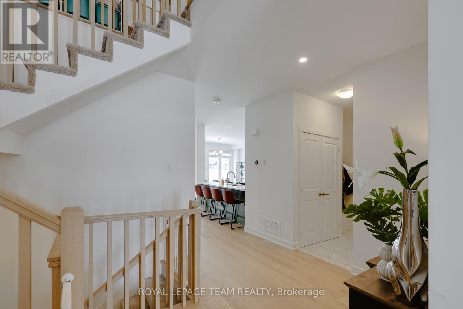 844 Beckton Heights, Ottawa, Ontario  K2S 2X9 - Photo 4 - X12764488