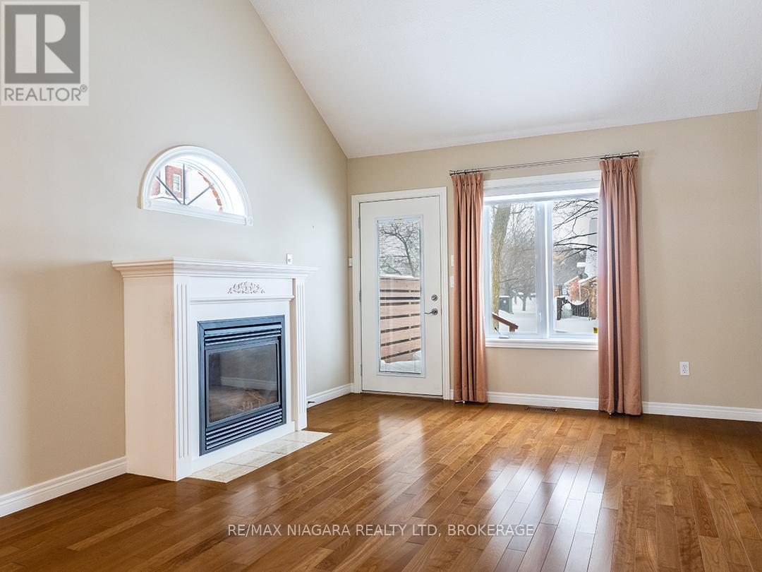 57 Maple Street, Port Colborne, Ontario  L3K 6G7 - Photo 4 - X12764472