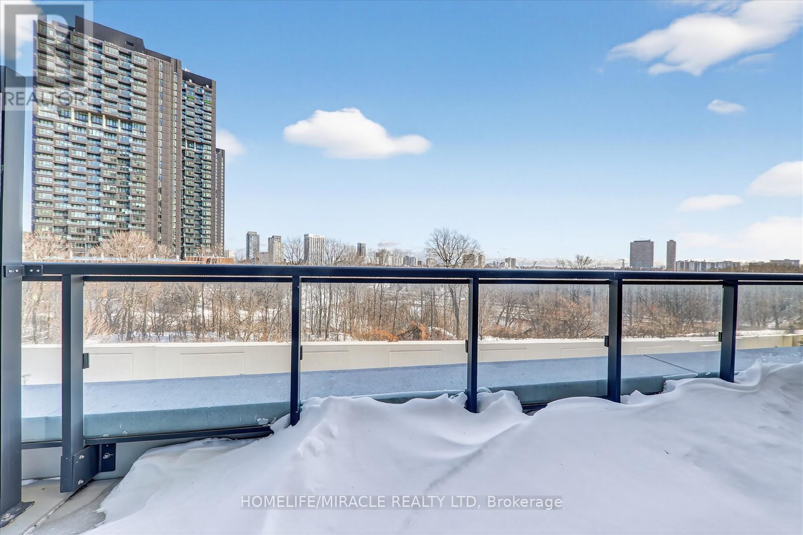 512 - 30 Inn On The Park Drive, Toronto, Ontario  M3C 0P7 - Photo 12 - C12757138