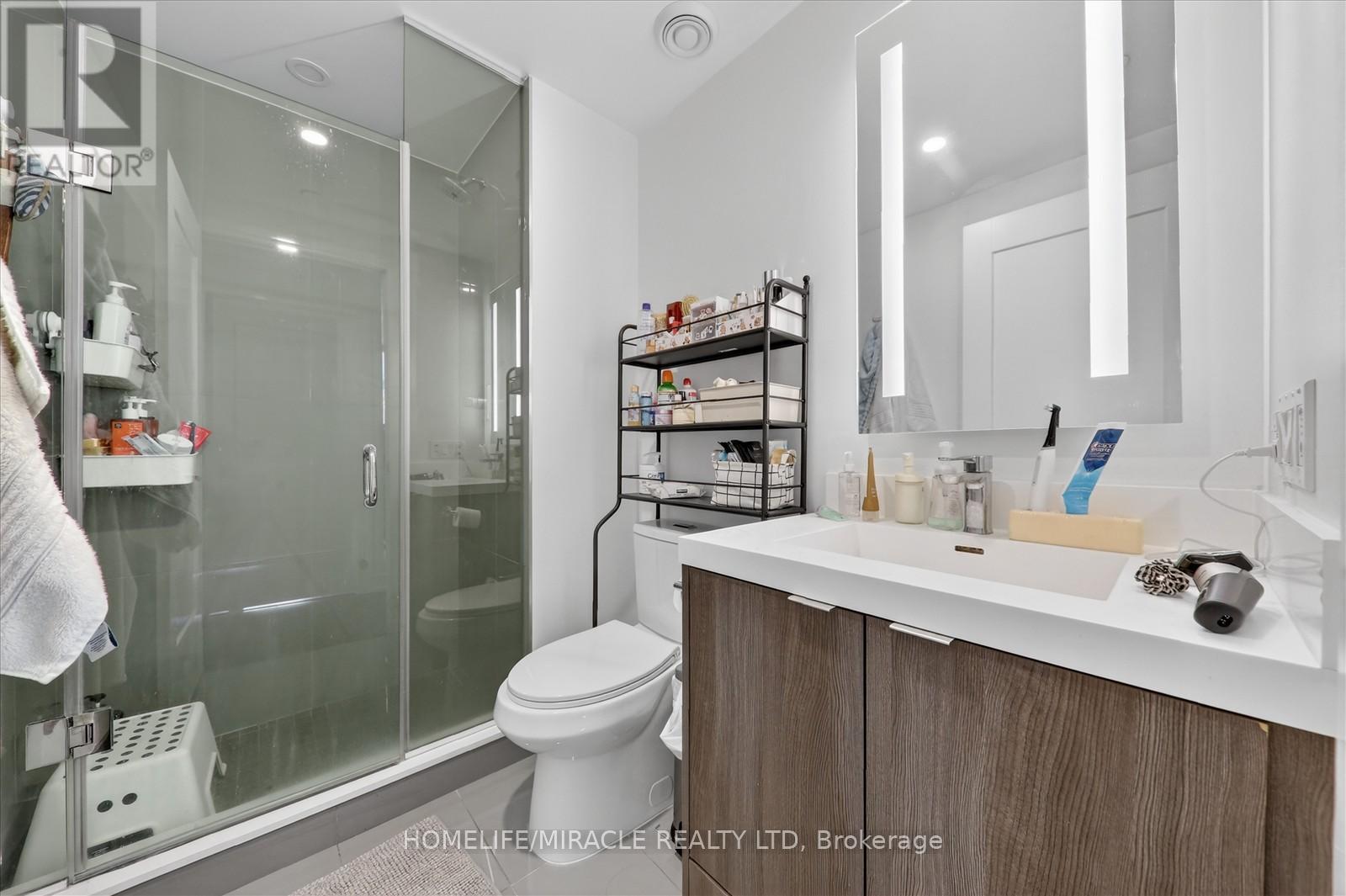 512 - 30 Inn On The Park Drive, Toronto, Ontario  M3C 0P7 - Photo 10 - C12757138