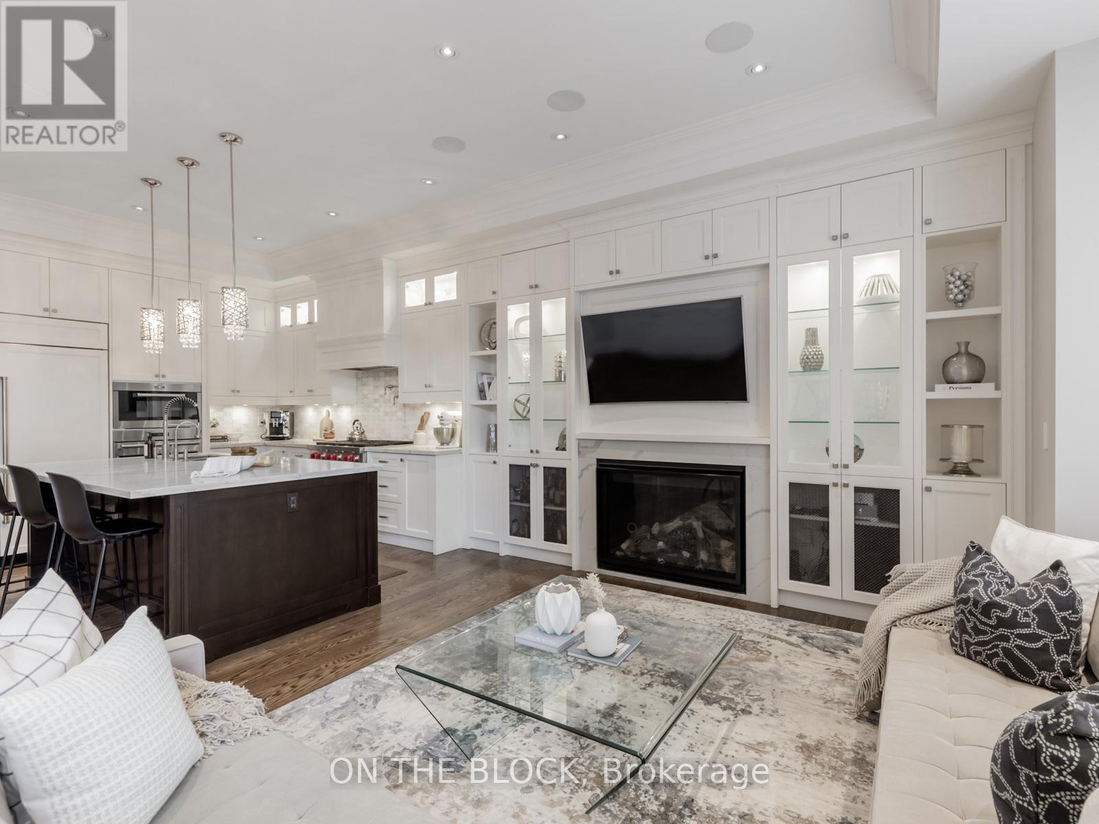 225 Joicey Boulevard, Toronto, Ontario  M5M 2V4 - Photo 13 - C12764436