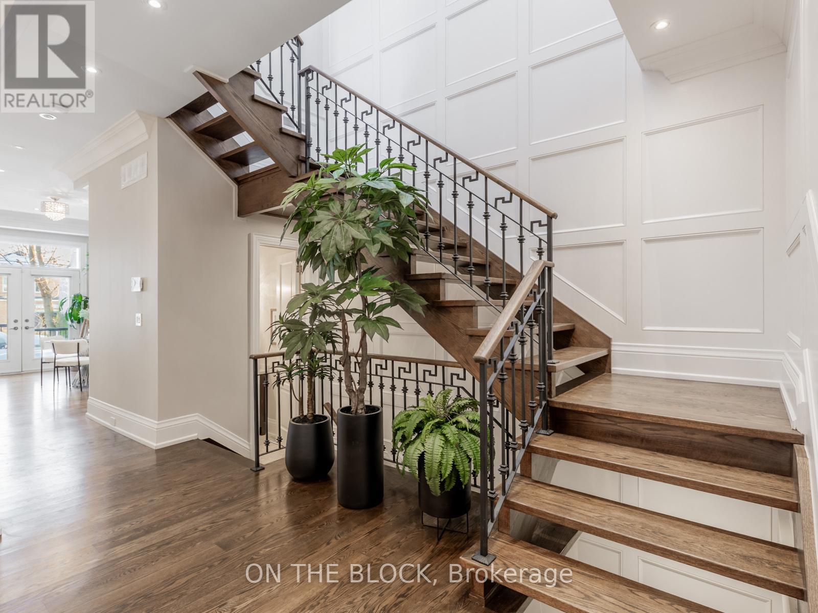 225 Joicey Boulevard, Toronto, Ontario  M5M 2V4 - Photo 18 - C12764436