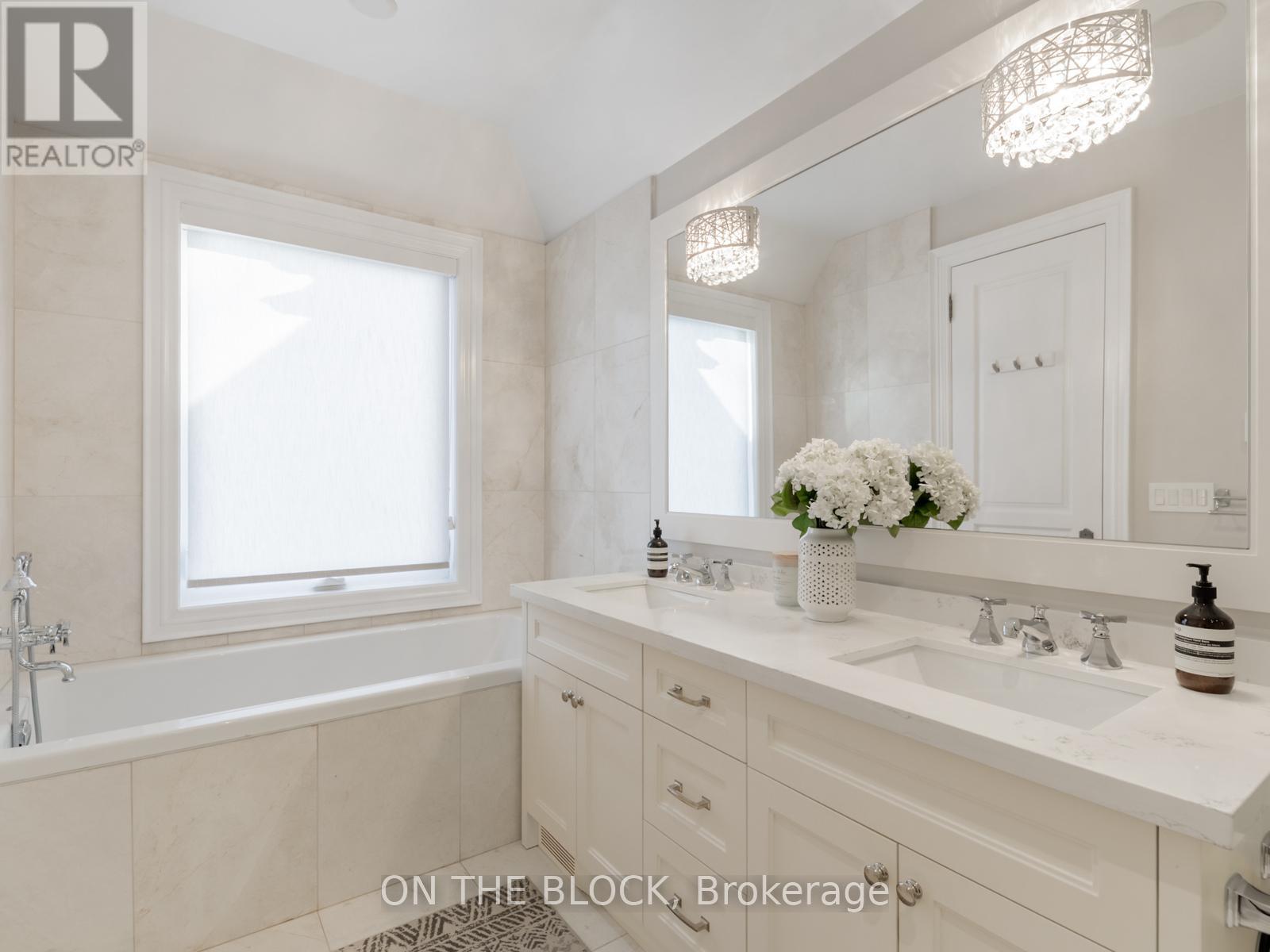 225 Joicey Boulevard, Toronto, Ontario  M5M 2V4 - Photo 22 - C12764436