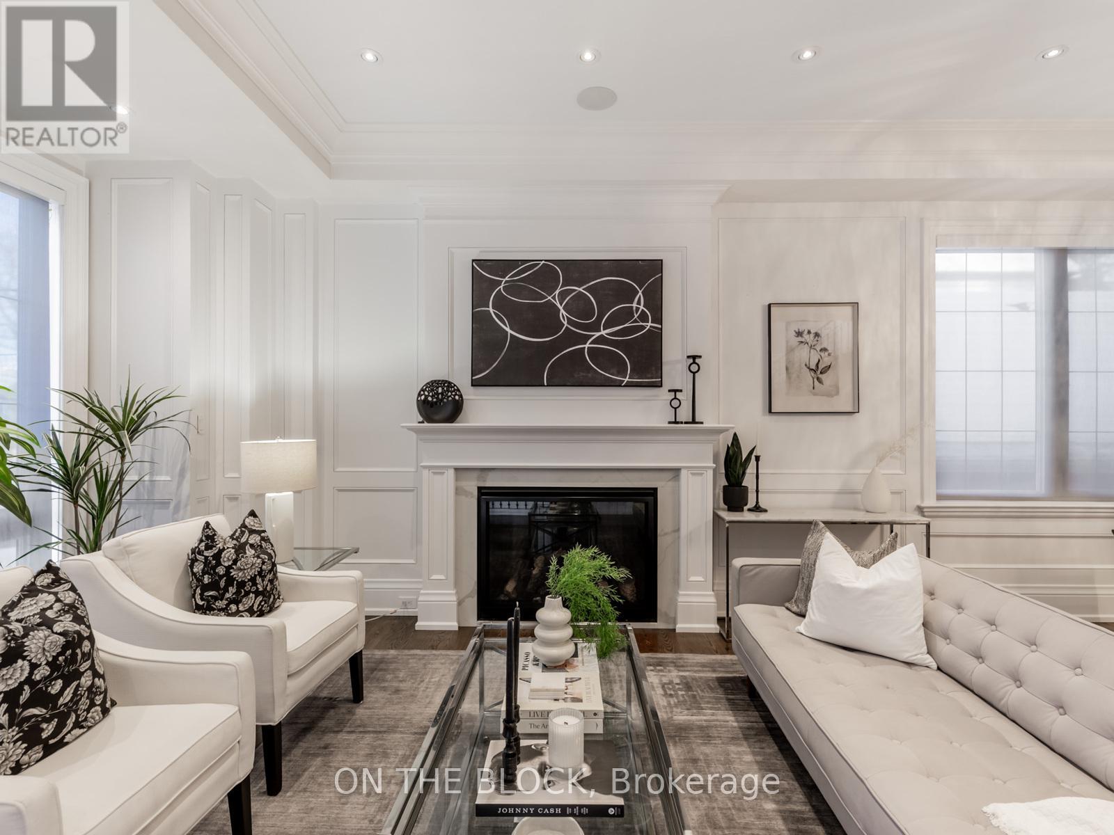 225 Joicey Boulevard, Toronto, Ontario  M5M 2V4 - Photo 4 - C12764436