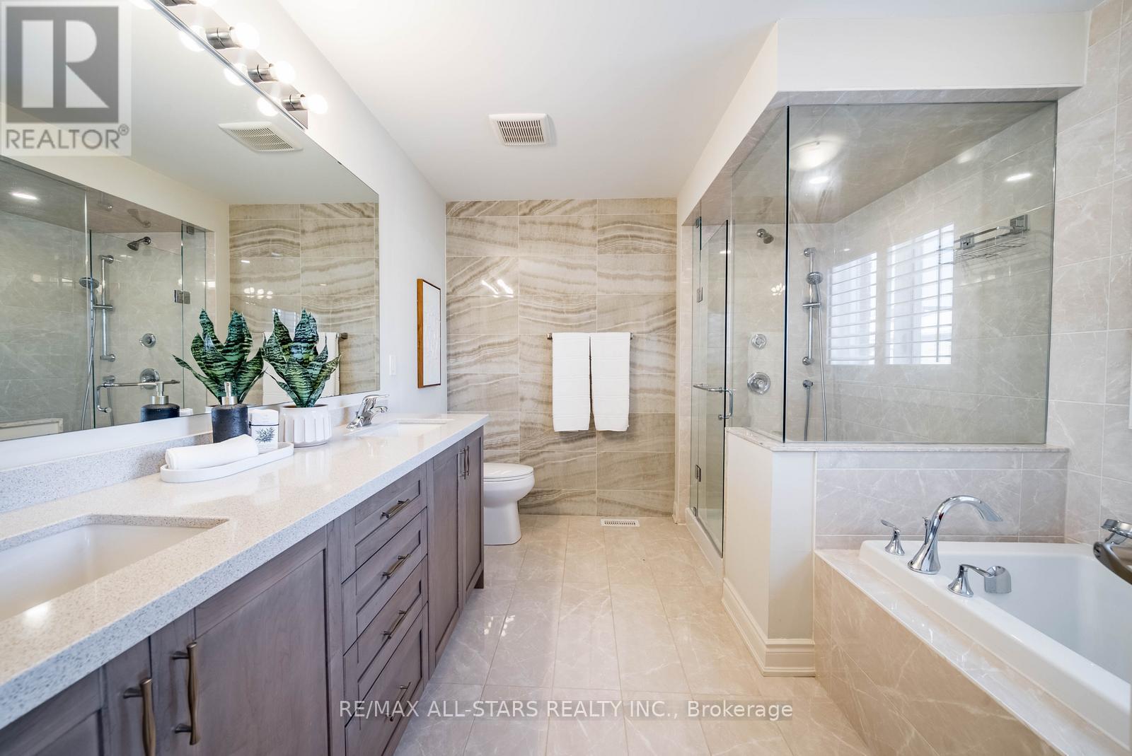 170 Fallharvest Way, Whitchurch-Stouffville, Ontario  L4A 5A2 - Photo 26 - N12764434