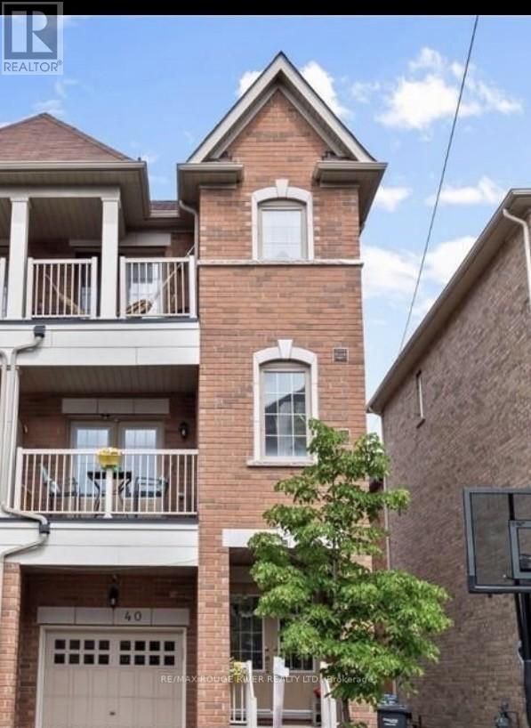 40 Tollgate Street N, Brampton (Heart Lake East), Ontario  L6Z 0J1 - Photo 2 - W12764448