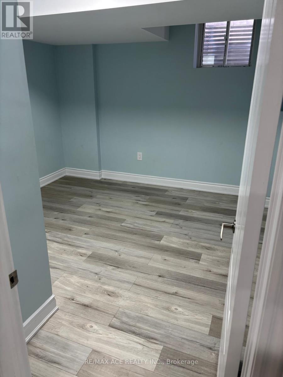 Bsmt - 406 Comiskey Crescent, Mississauga, Ontario  L5W 0C6 - Photo 15 - W12764452