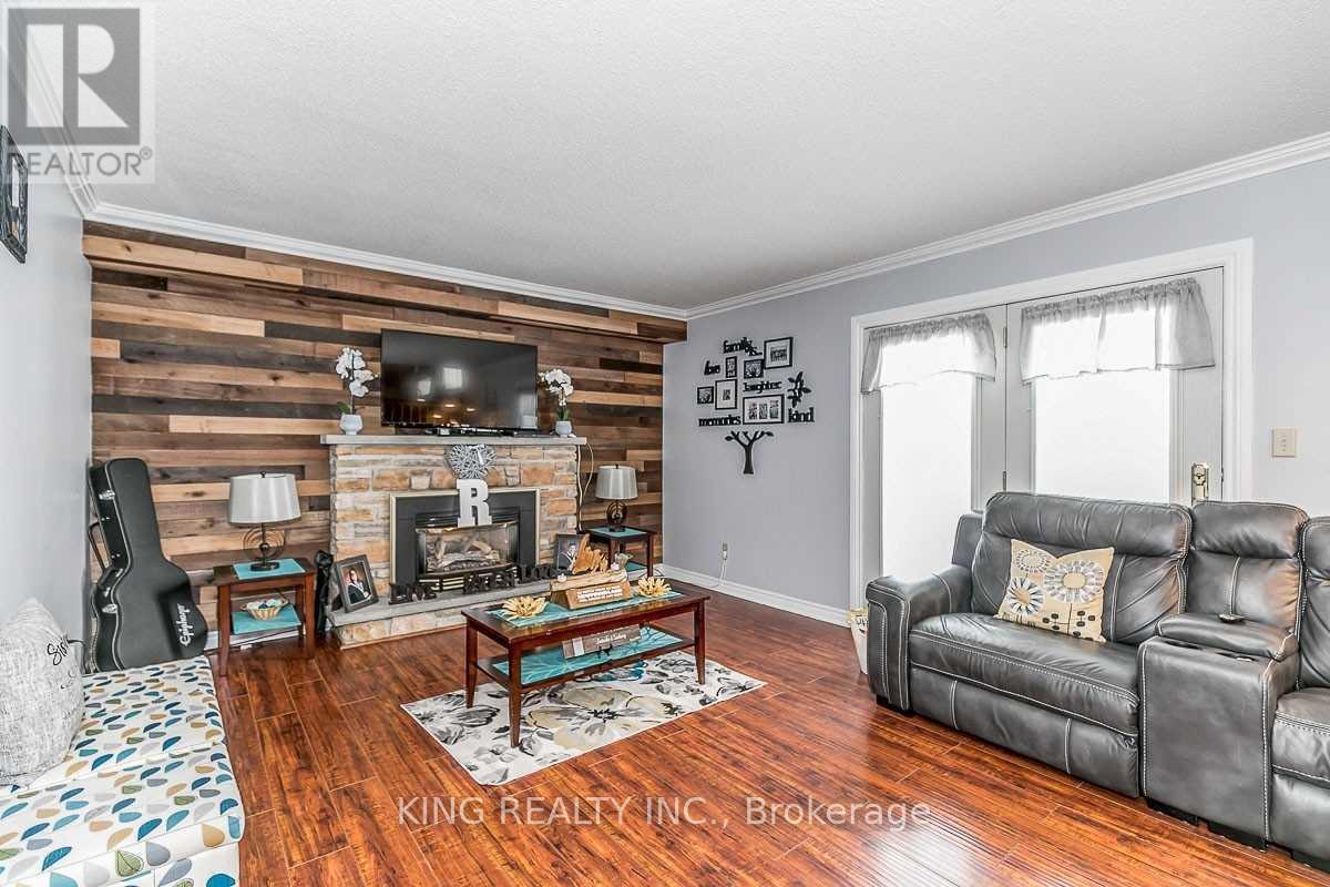 40 Victoria Crescent, Caledon (Mono Mills), Ontario  L7K 0A1 - Photo 2 - W12764508