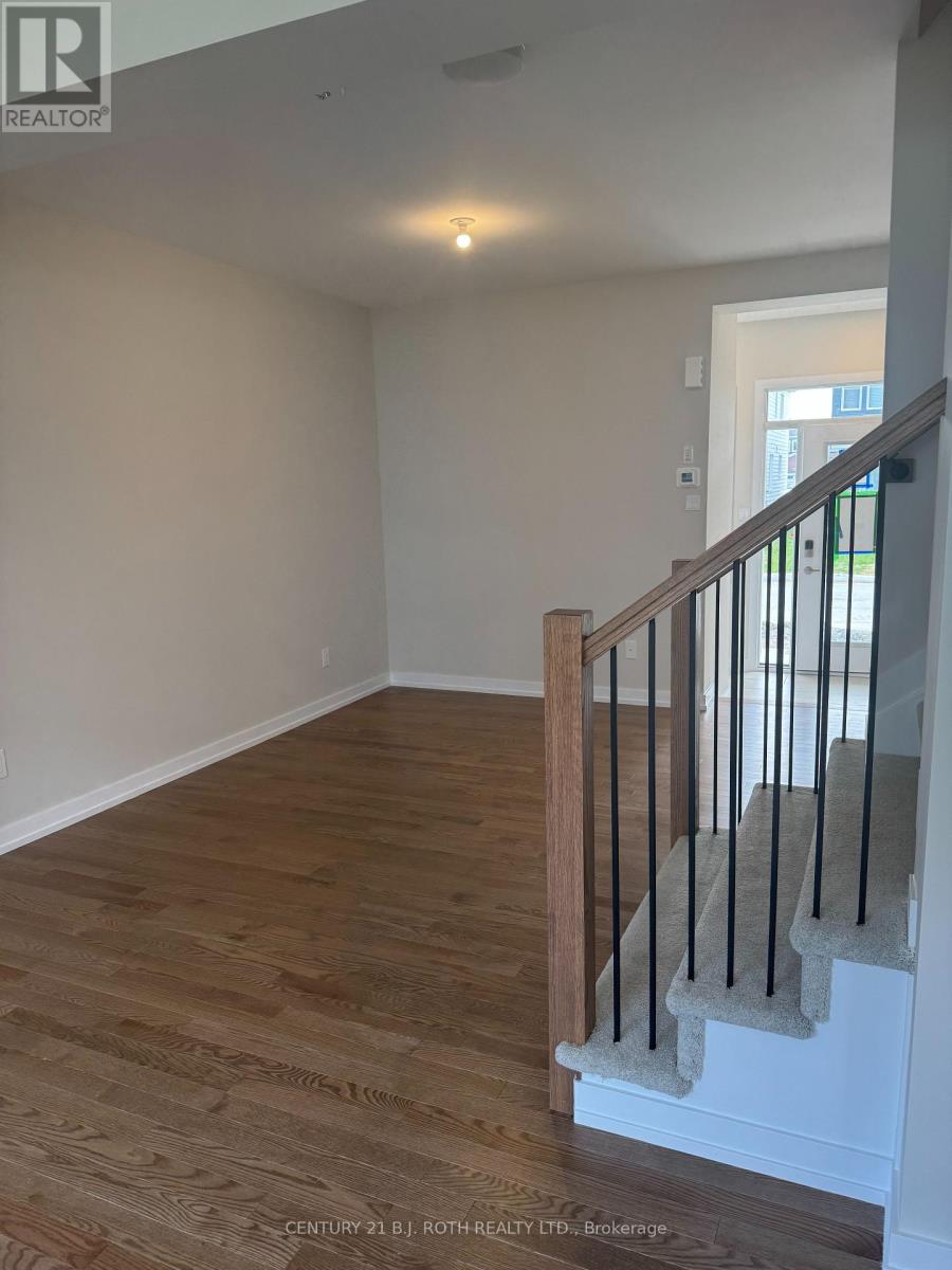 944 Seagrave Lane, Ottawa, Ontario  K0A 2Z0 - Photo 2 - X12764498