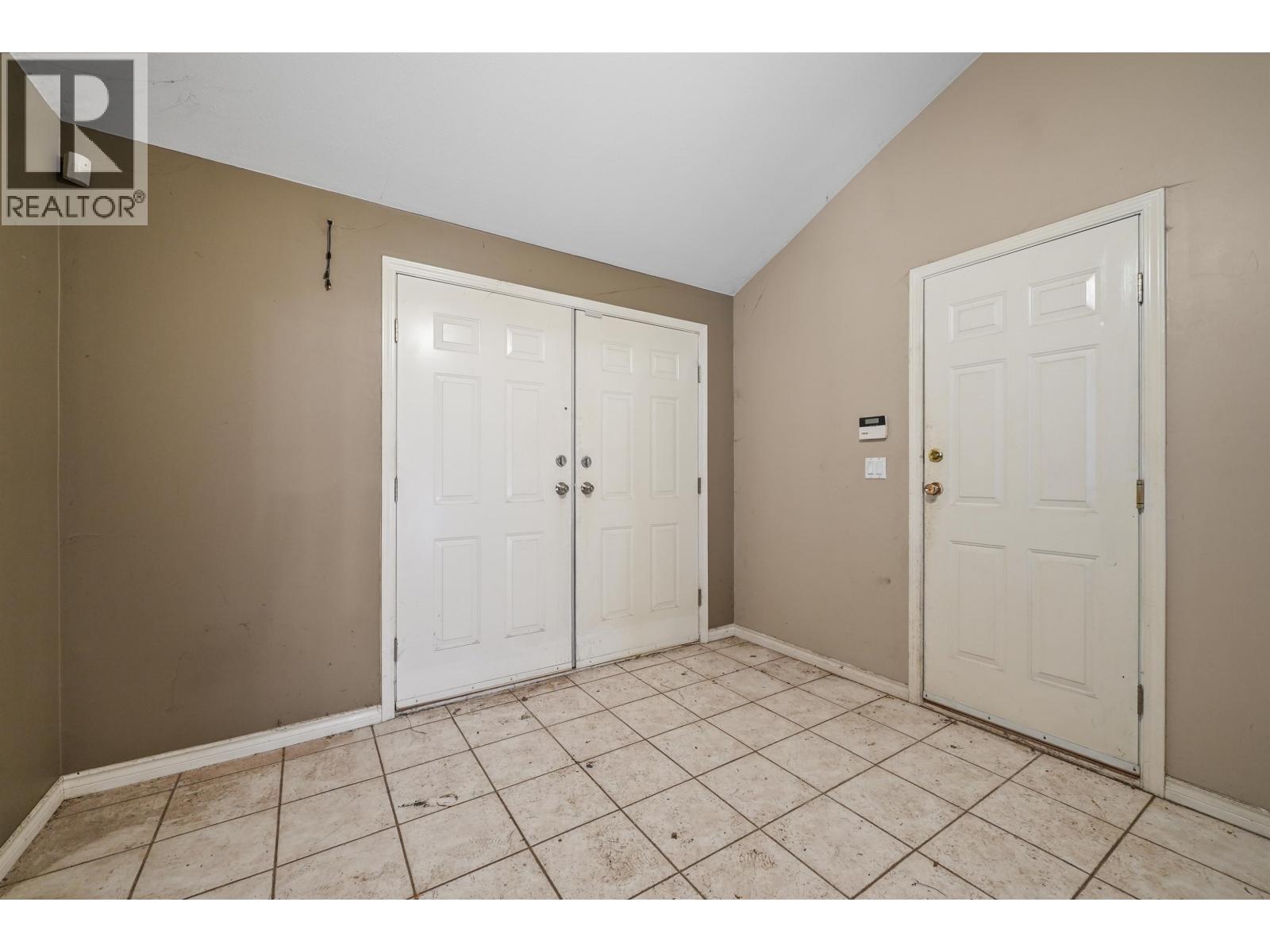 3 1615 Shaughnessy Street, Port Coquitlam, British Columbia  V3C 6K9 - Photo 3 - R3085991