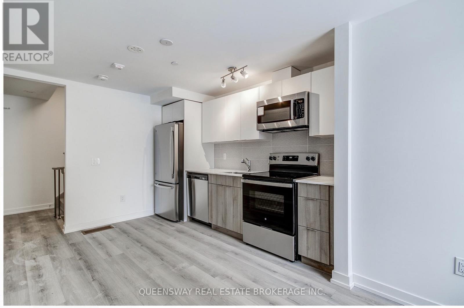 3079 Pharmacy Avenue, Toronto, Ontario  M1T 1H8 - Photo 5 - E12752494