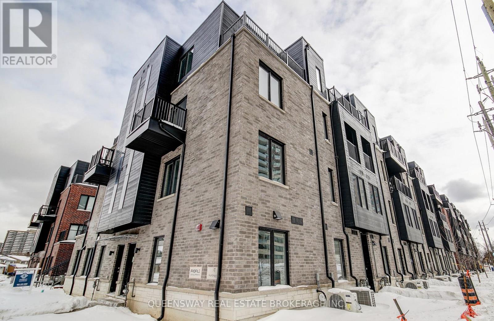 3079 Pharmacy Avenue, Toronto, Ontario  M1T 1H8 - Photo 2 - E12752494