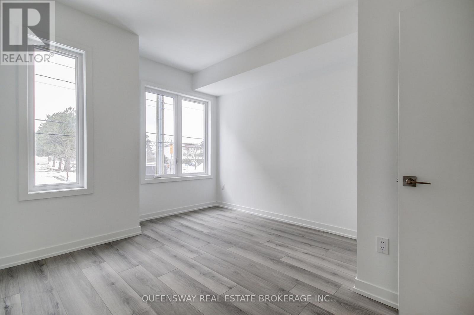 3079 Pharmacy Avenue, Toronto, Ontario  M1T 1H8 - Photo 9 - E12752494