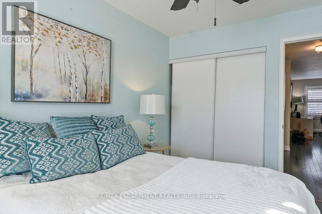 144 Littlewood Drive, Oakville, Ontario  L6H 6T7 - Photo 24 - W12763744