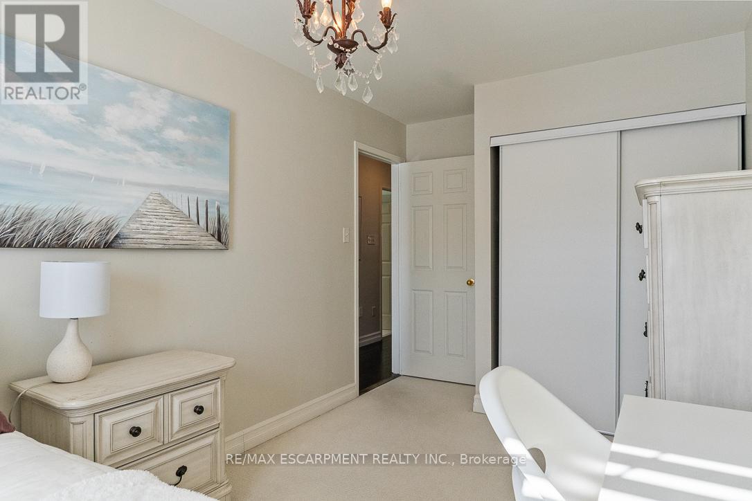 144 Littlewood Drive, Oakville, Ontario  L6H 6T7 - Photo 26 - W12763744