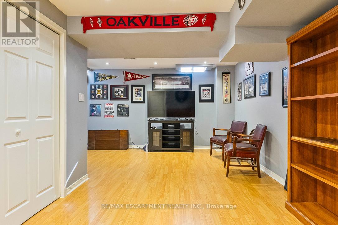 144 Littlewood Drive, Oakville, Ontario  L6H 6T7 - Photo 39 - W12763744