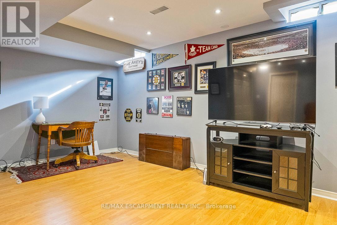 144 Littlewood Drive, Oakville, Ontario  L6H 6T7 - Photo 40 - W12763744