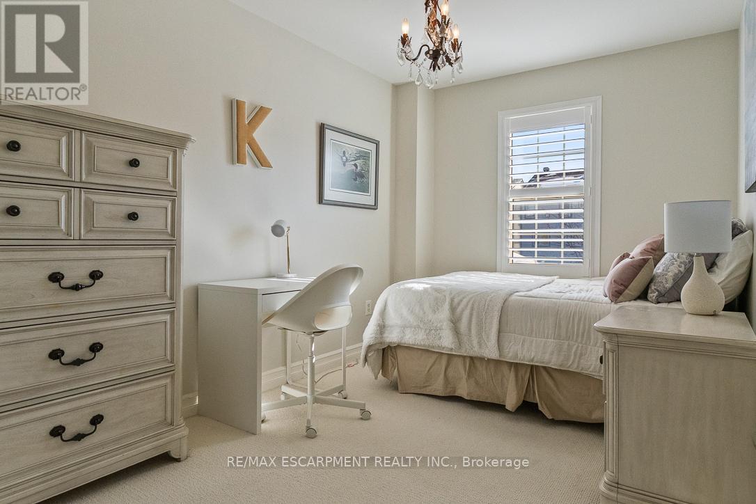 144 Littlewood Drive, Oakville, Ontario  L6H 6T7 - Photo 25 - W12763744