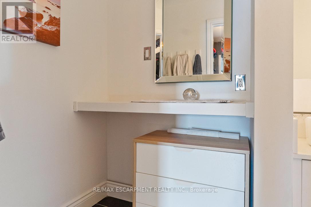 144 Littlewood Drive, Oakville, Ontario  L6H 6T7 - Photo 34 - W12763744