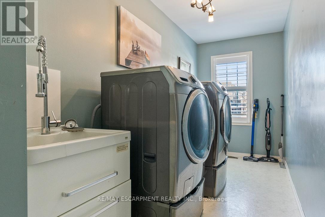 144 Littlewood Drive, Oakville, Ontario  L6H 6T7 - Photo 28 - W12763744