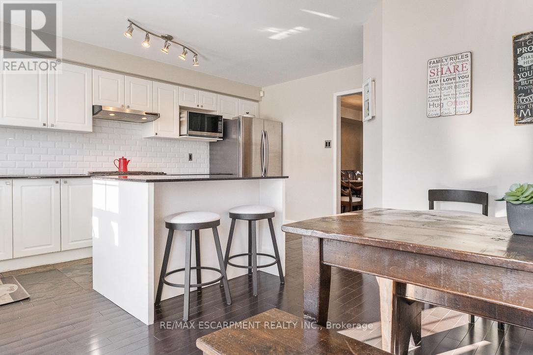 144 Littlewood Drive, Oakville, Ontario  L6H 6T7 - Photo 19 - W12763744