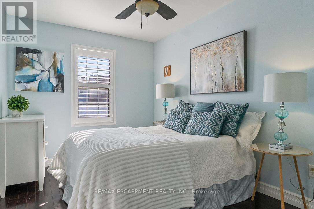 144 Littlewood Drive, Oakville, Ontario  L6H 6T7 - Photo 23 - W12763744