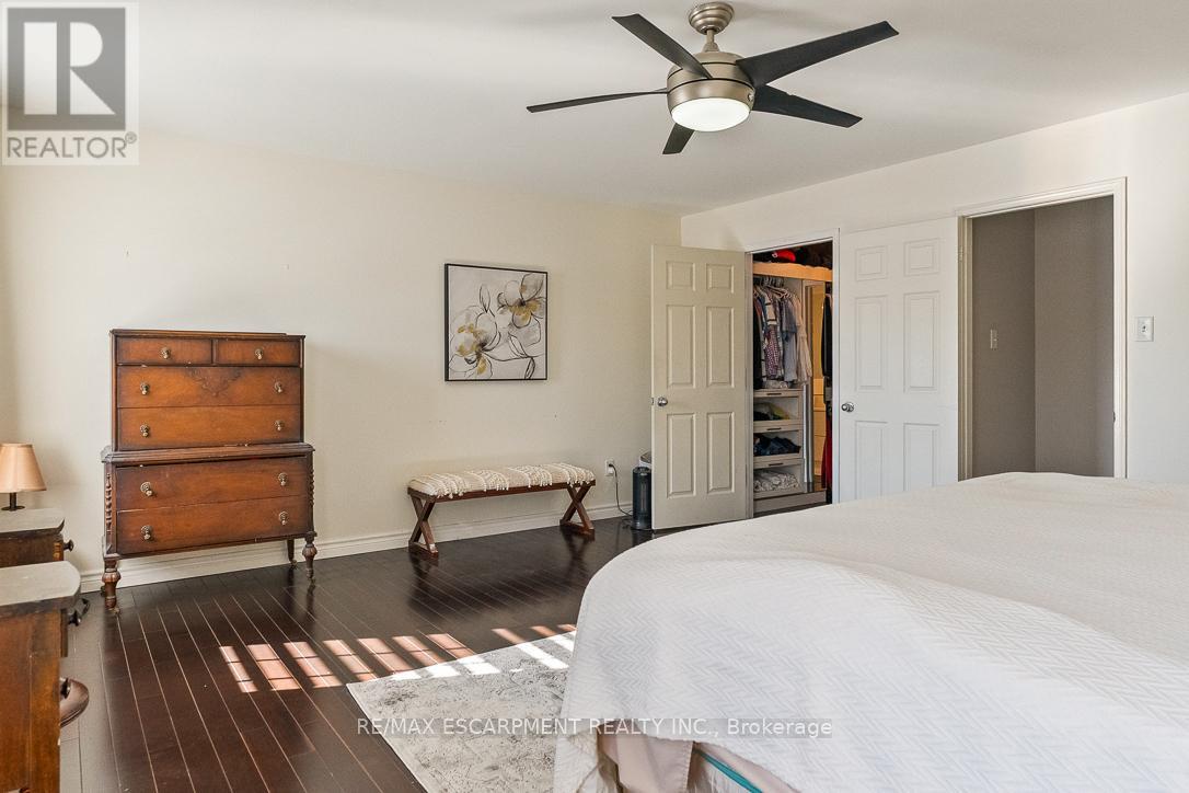 144 Littlewood Drive, Oakville, Ontario  L6H 6T7 - Photo 32 - W12763744