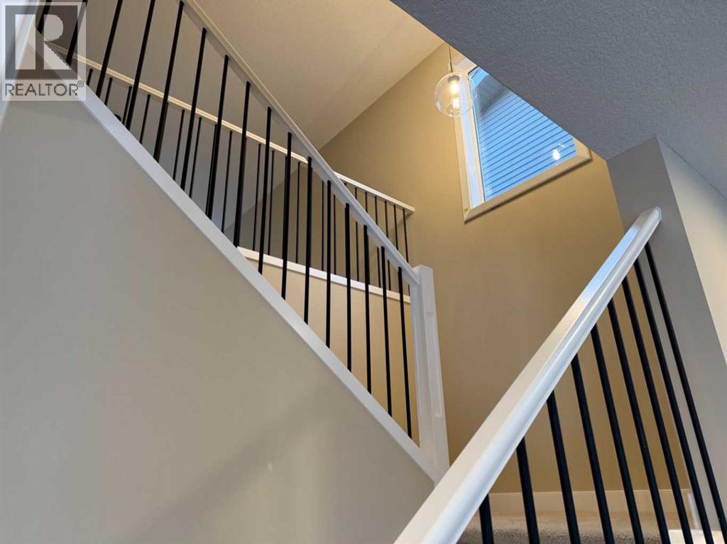 63 Sunrise Heath, Cochrane, Alberta  T4C 3C5 - Photo 18 - A2269947