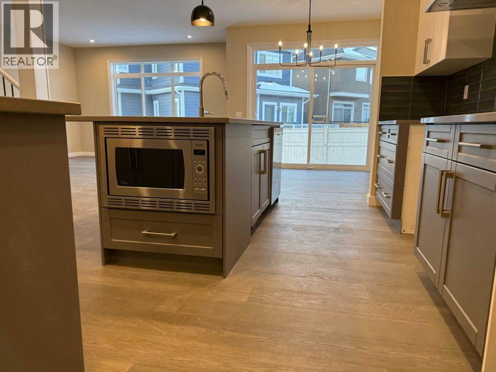 63 Sunrise Heath, Cochrane, Alberta  T4C 3C5 - Photo 9 - A2269947