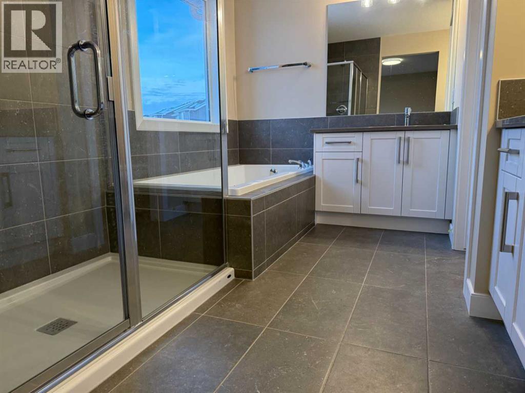 63 Sunrise Heath, Cochrane, Alberta  T4C 3C5 - Photo 35 - A2269947