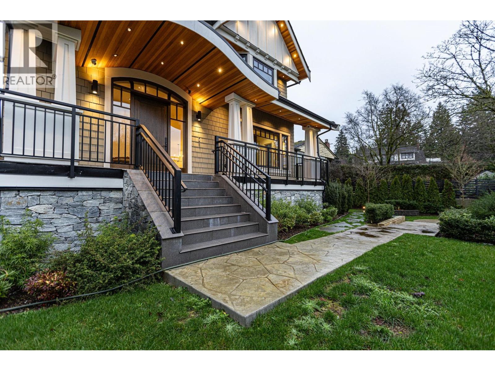 2051 W KING EDWARD AVENUE, Vancouver, British Columbia