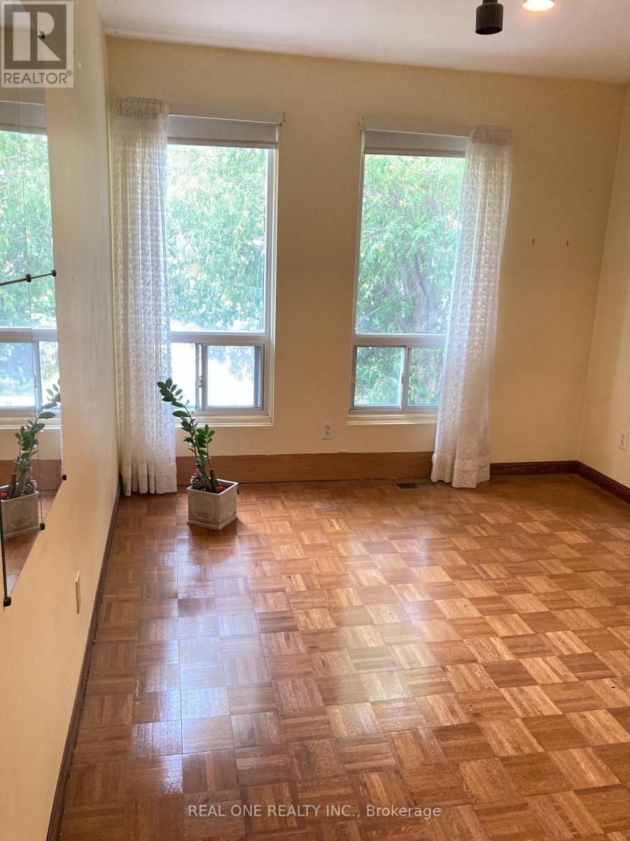 45 Chalet Road, Toronto, Ontario  M2J 3V3 - Photo 5 - C12764520