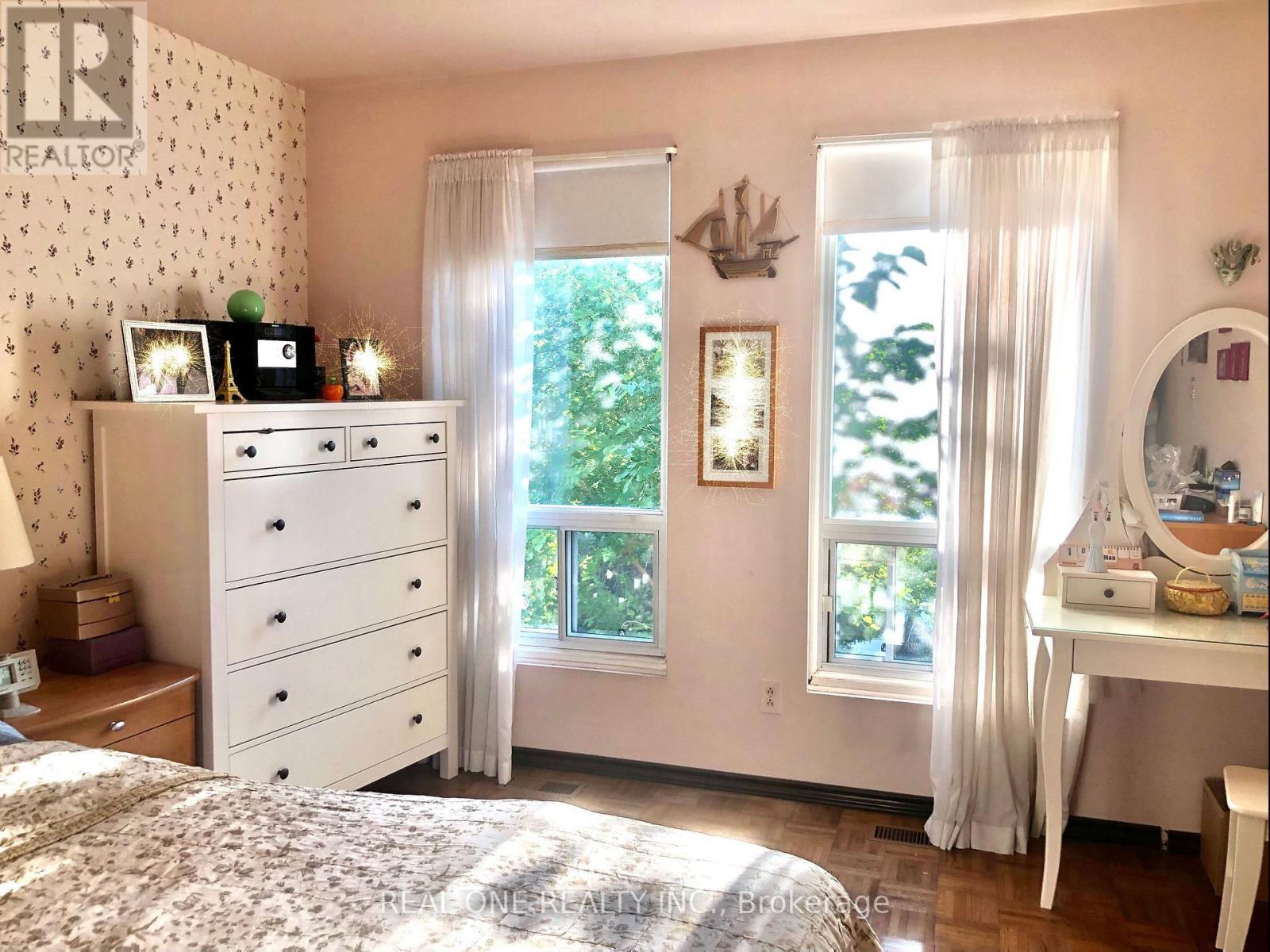 45 Chalet Road, Toronto, Ontario  M2J 3V3 - Photo 8 - C12764520