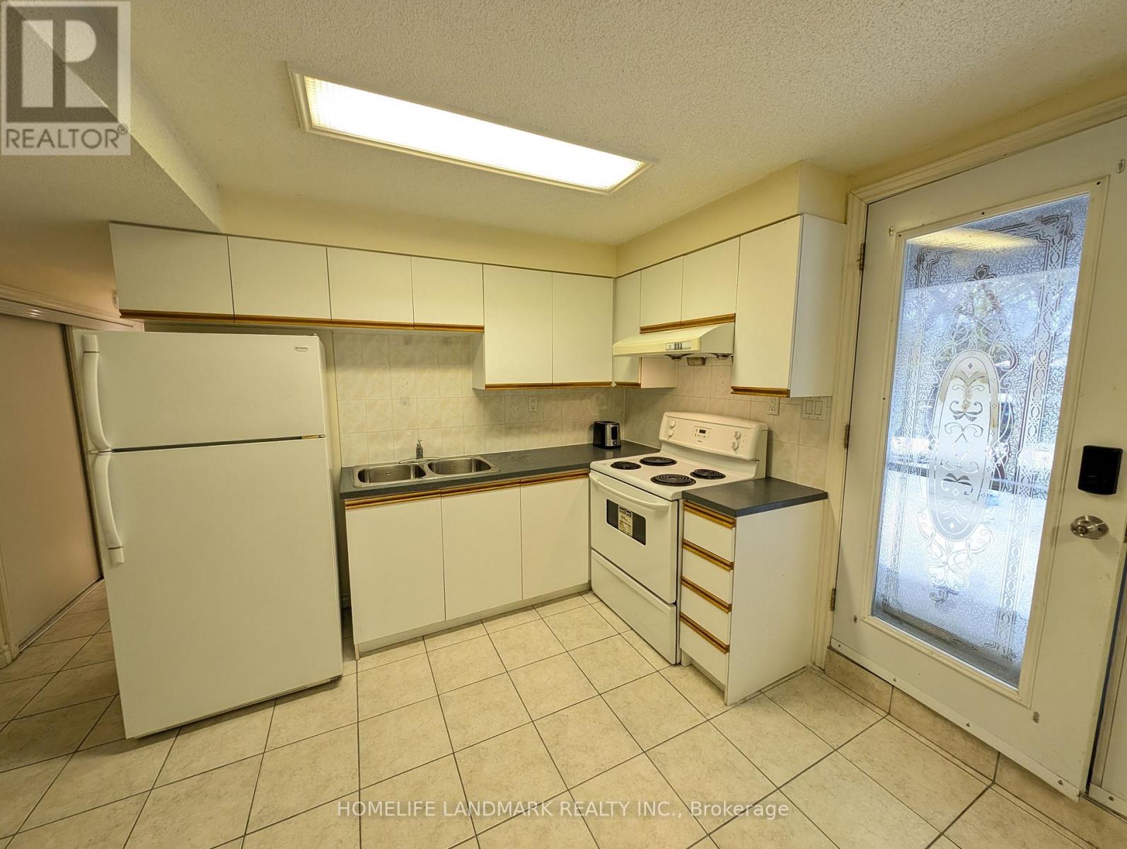 26 Ashglen Court, Toronto (Tam O'shanter-Sullivan), Ontario  M1T 3X3 - Photo 2 - E12764518