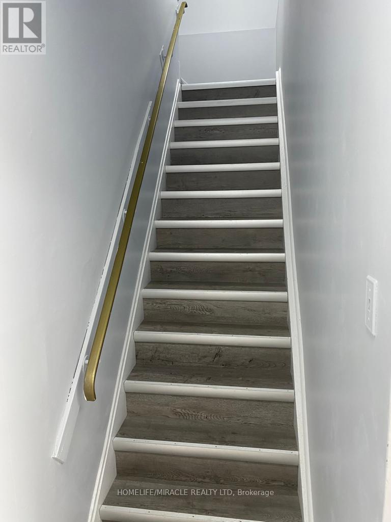 2 - 2401 Lakeshore Boulevard W, Toronto, Ontario  M8V 1C5 - Photo 2 - W12764516