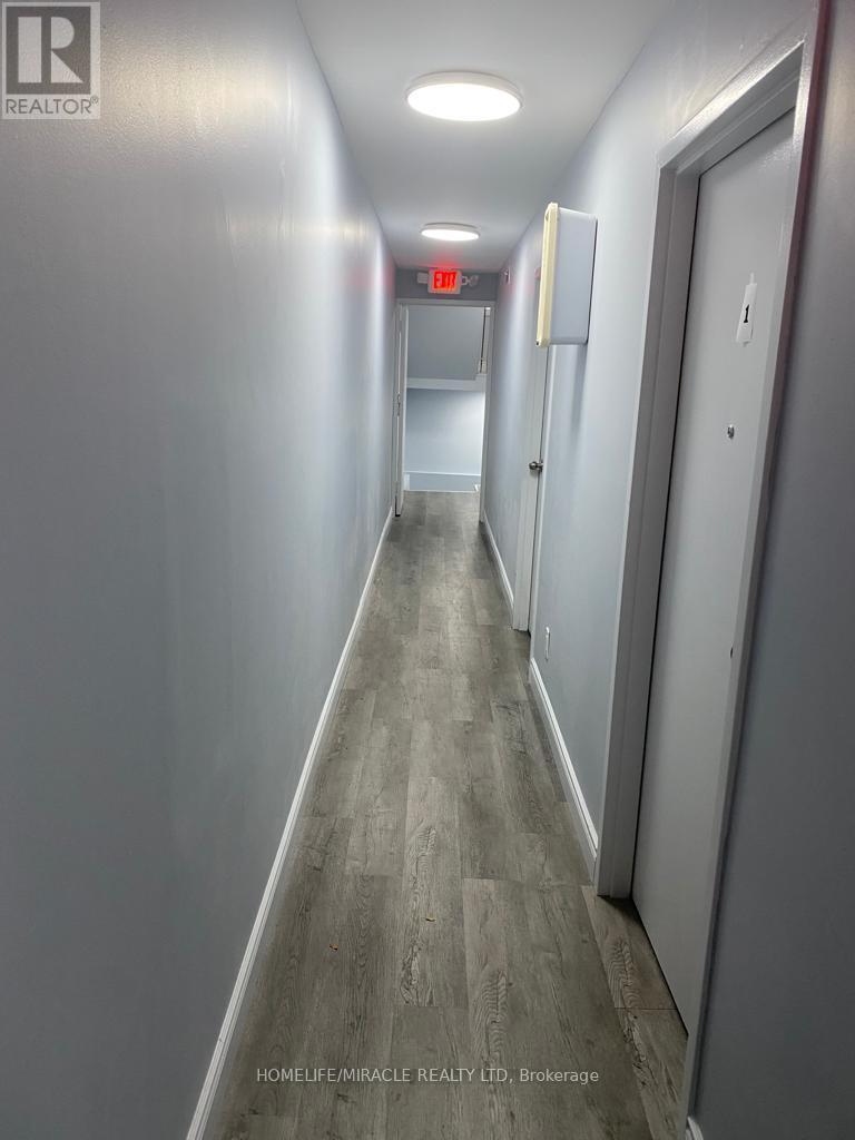 2 - 2401 Lakeshore Boulevard W, Toronto, Ontario  M8V 1C5 - Photo 3 - W12764516