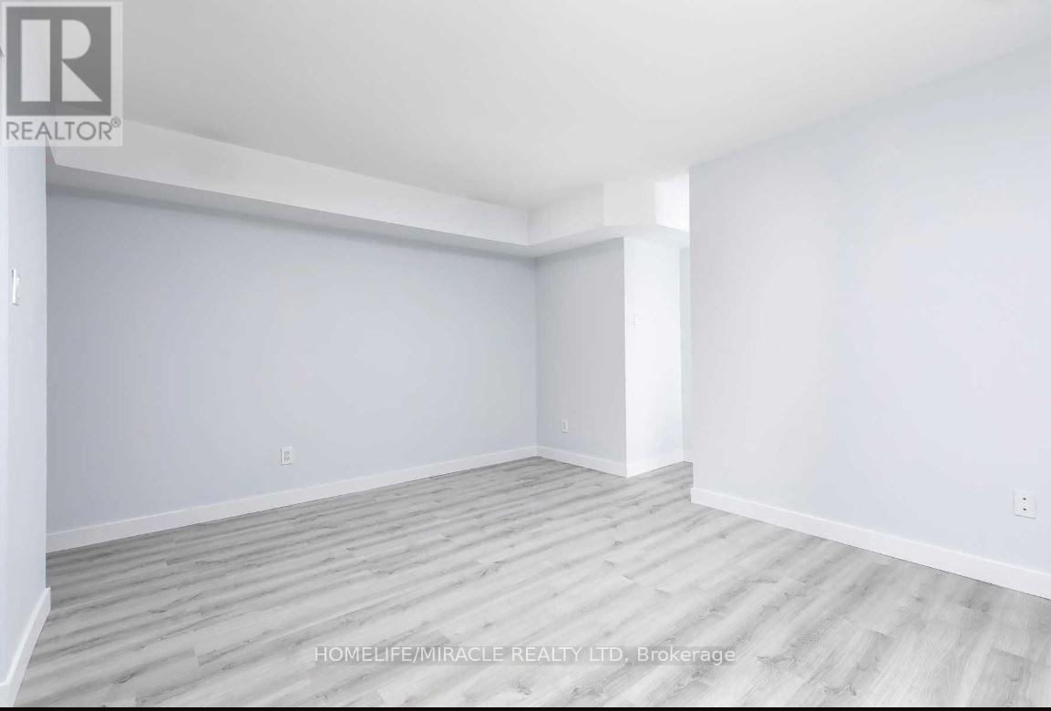 2 - 2401 Lakeshore Boulevard W, Toronto, Ontario  M8V 1C5 - Photo 4 - W12764516