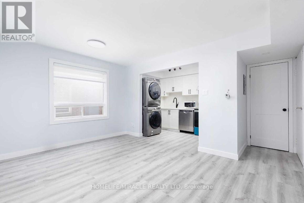 2 - 2401 Lakeshore Boulevard W, Toronto, Ontario  M8V 1C5 - Photo 5 - W12764516